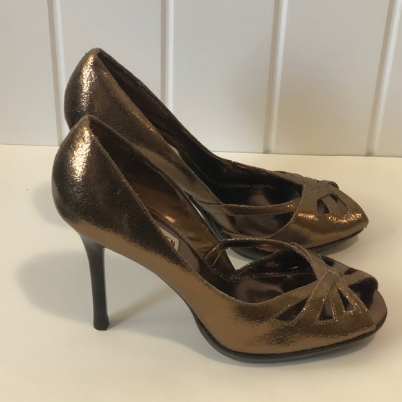Steve Madden Bronze Heels - Picture 1 of 7